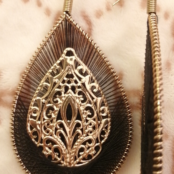 Earrings - Picture 6 of 6